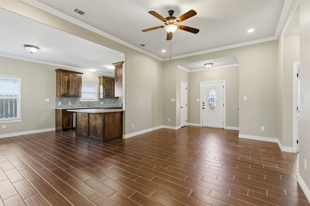 1524 S Montgomery Street Sherman, TX 75090