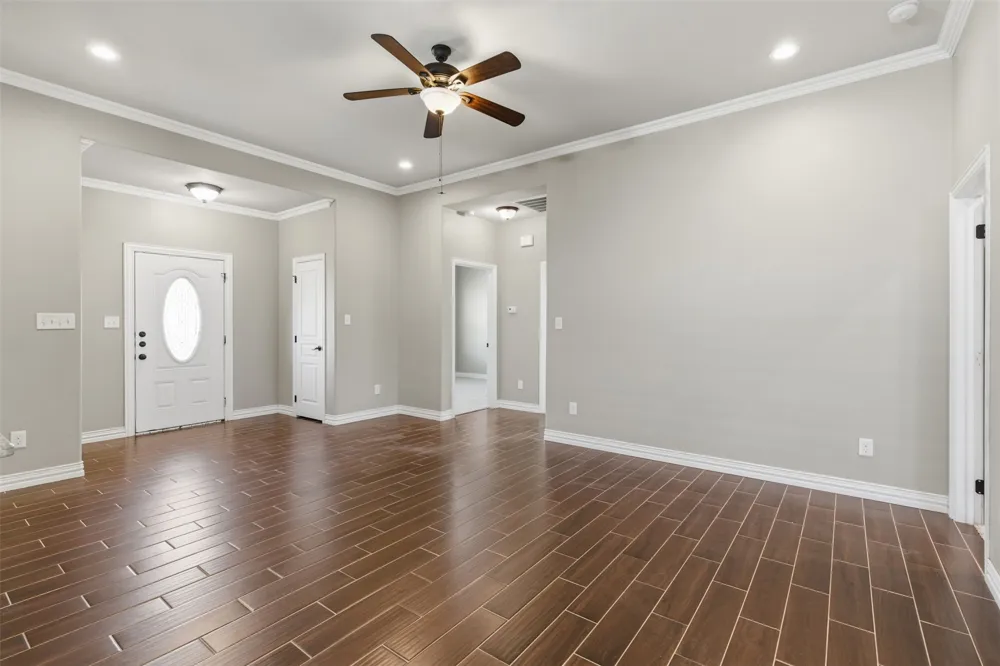 1524 S Montgomery Street Sherman, TX 75090