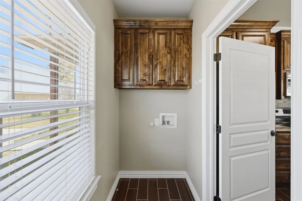 1524 S Montgomery Street Sherman, TX 75090