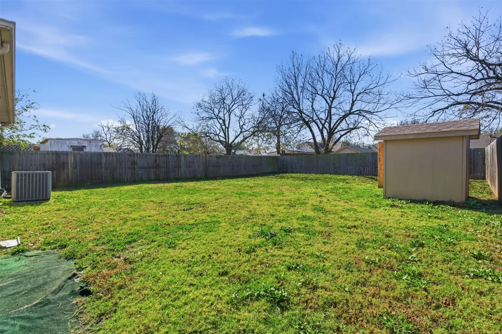 1524 S Montgomery Street Sherman, TX 75090