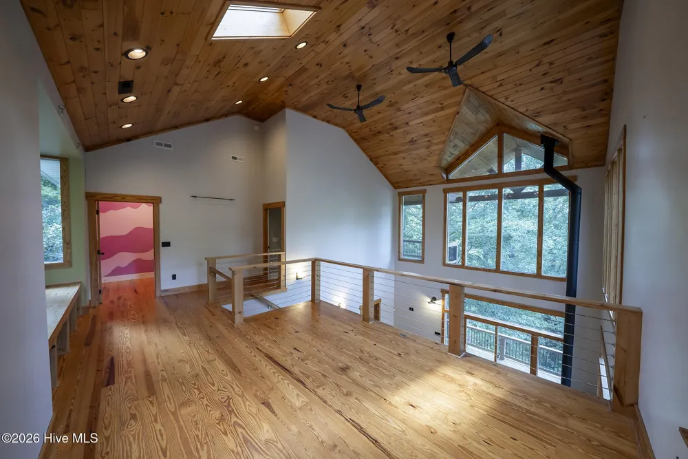 63 Snowbird Trail Lake Santeetlah, NC 28771