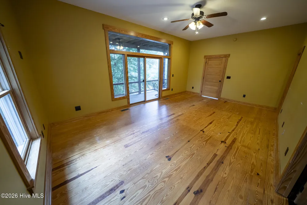 63 Snowbird Trail Lake Santeetlah, NC 28771