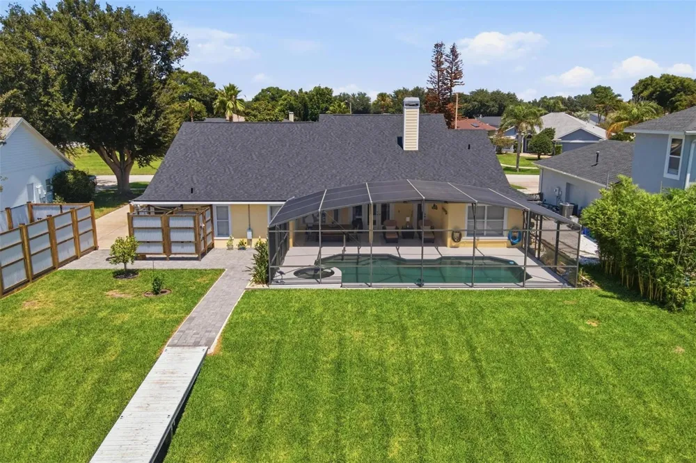3716 BAYSHORE CIRCLE Tavares, FL 32778