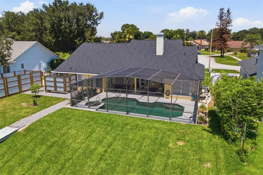 3716 BAYSHORE CIRCLE Tavares, FL 32778