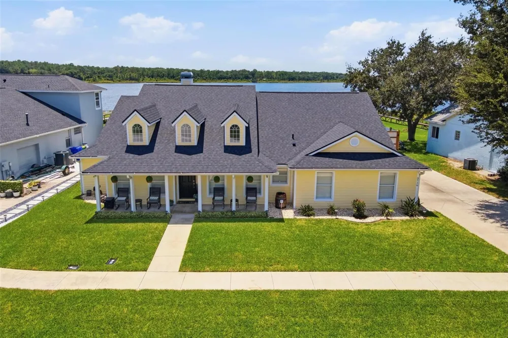 3716 BAYSHORE CIRCLE Tavares, FL 32778