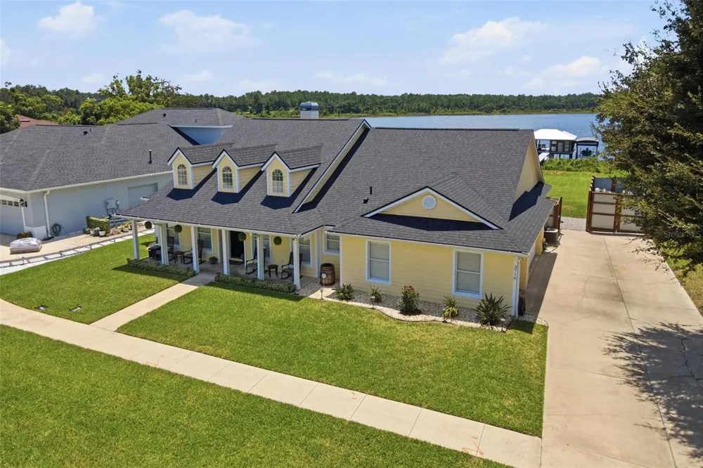 3716 BAYSHORE CIRCLE Tavares, FL 32778