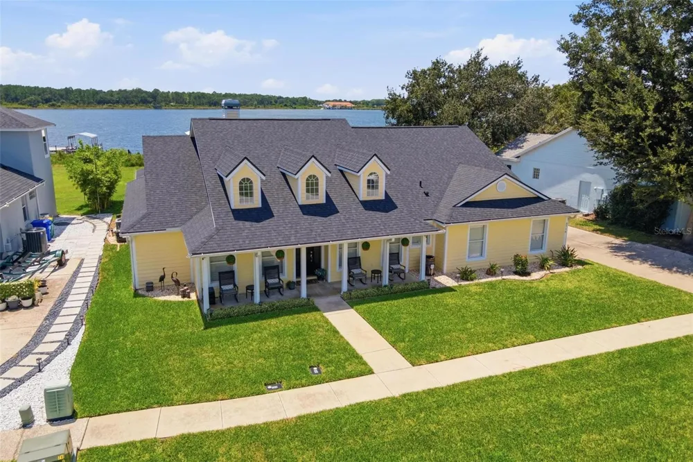 3716 BAYSHORE CIRCLE Tavares, FL 32778