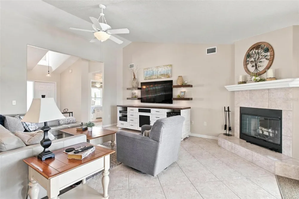 3716 BAYSHORE CIRCLE Tavares, FL 32778