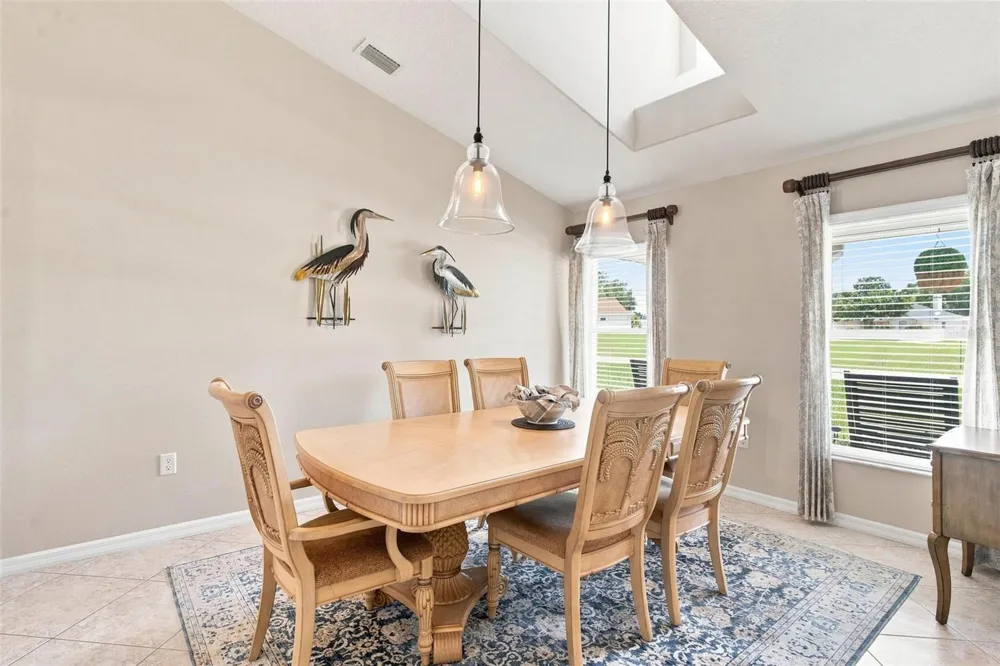 3716 BAYSHORE CIRCLE Tavares, FL 32778