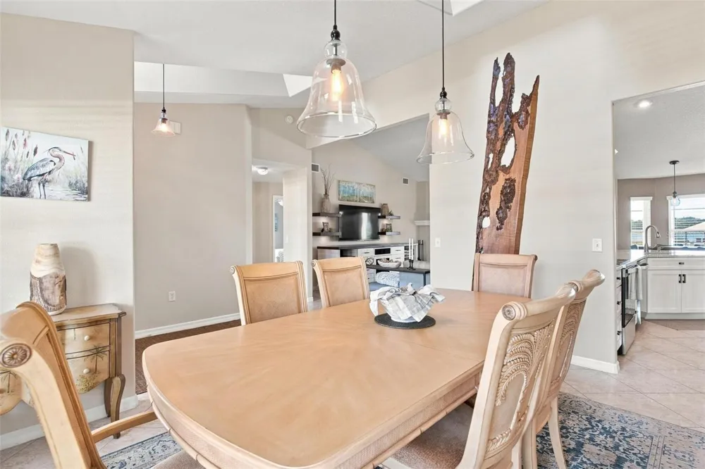 3716 BAYSHORE CIRCLE Tavares, FL 32778