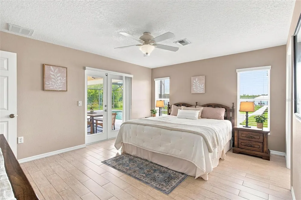 3716 BAYSHORE CIRCLE Tavares, FL 32778