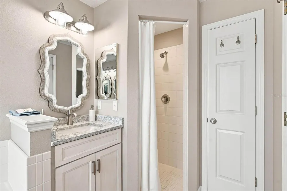 3716 BAYSHORE CIRCLE Tavares, FL 32778
