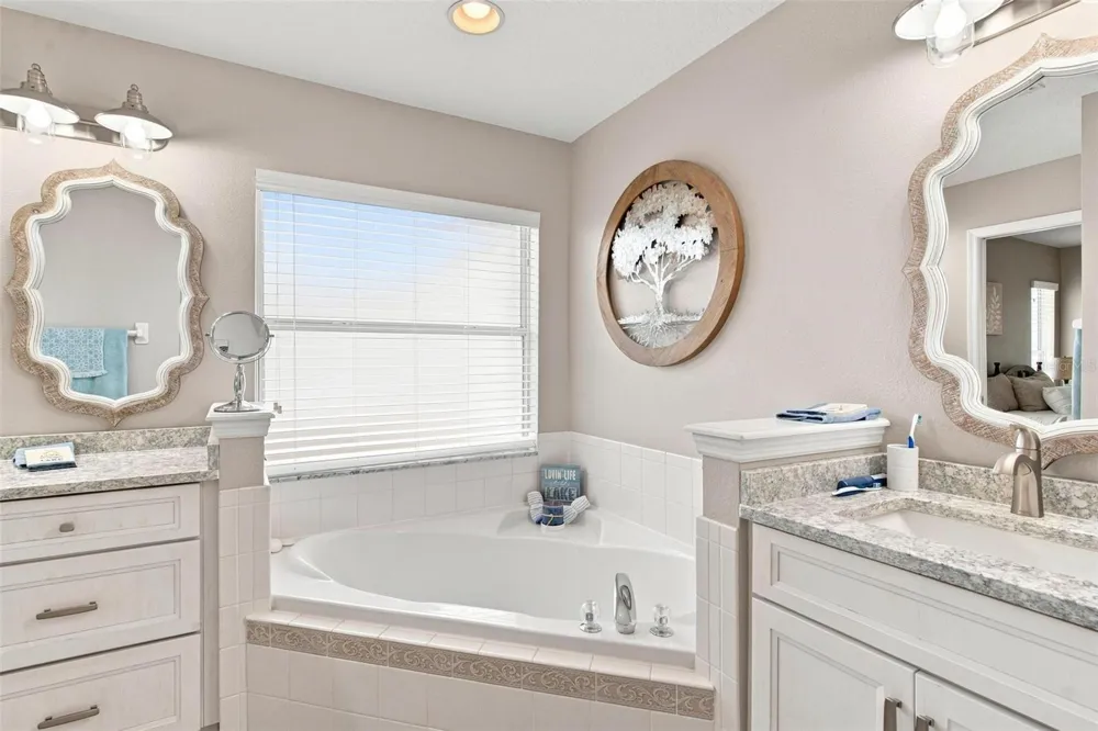 3716 BAYSHORE CIRCLE Tavares, FL 32778