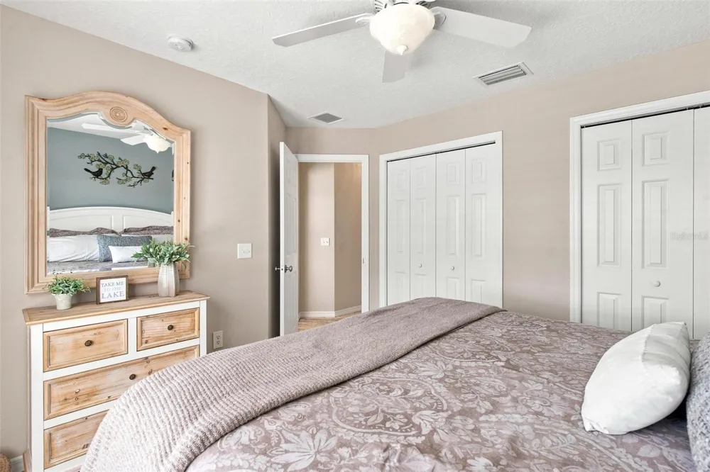 3716 BAYSHORE CIRCLE Tavares, FL 32778