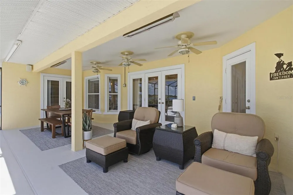 3716 BAYSHORE CIRCLE Tavares, FL 32778