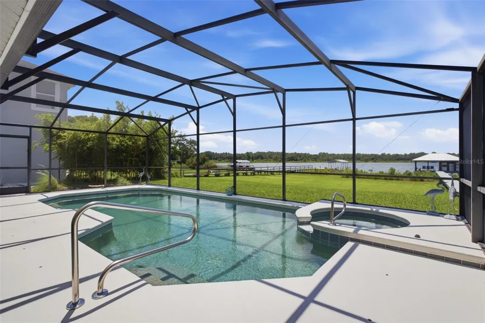 3716 BAYSHORE CIRCLE Tavares, FL 32778