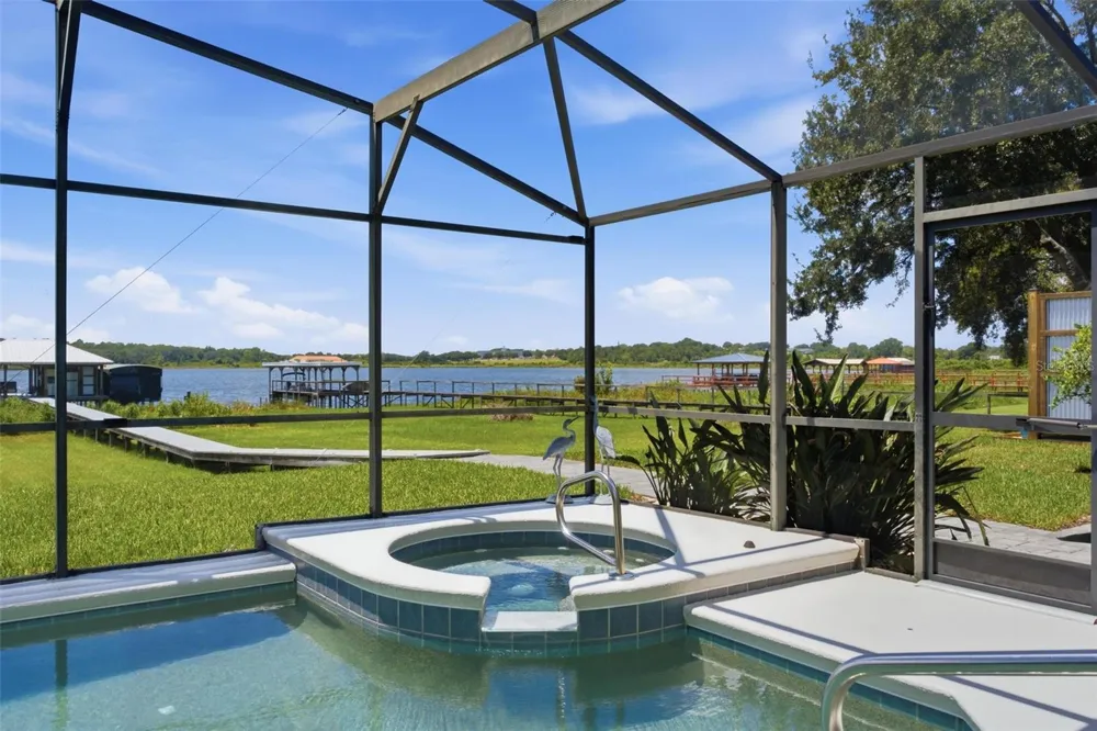 3716 BAYSHORE CIRCLE Tavares, FL 32778