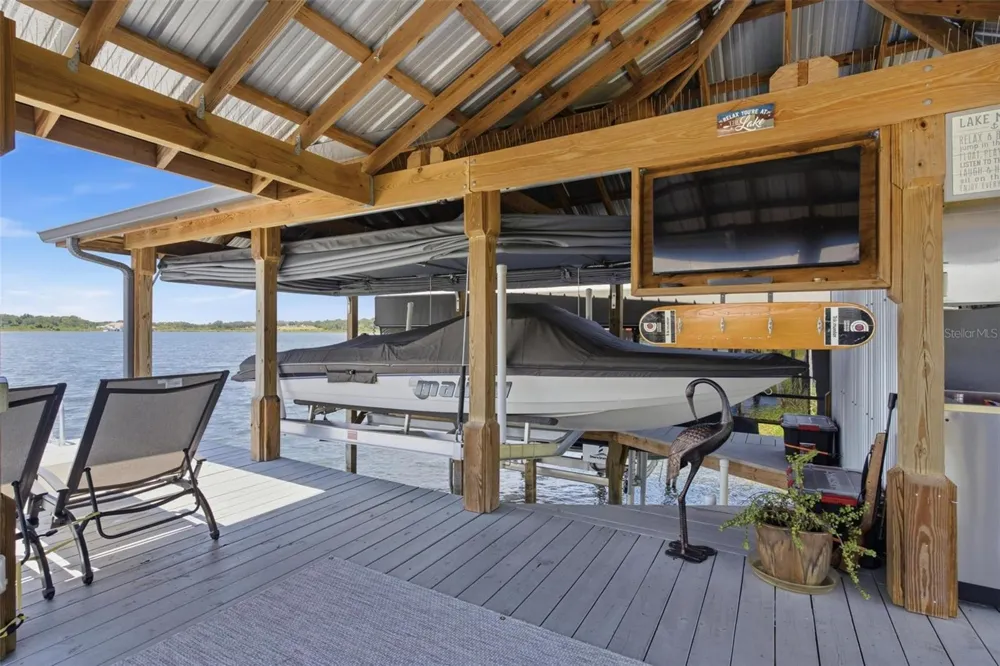3716 BAYSHORE CIRCLE Tavares, FL 32778
