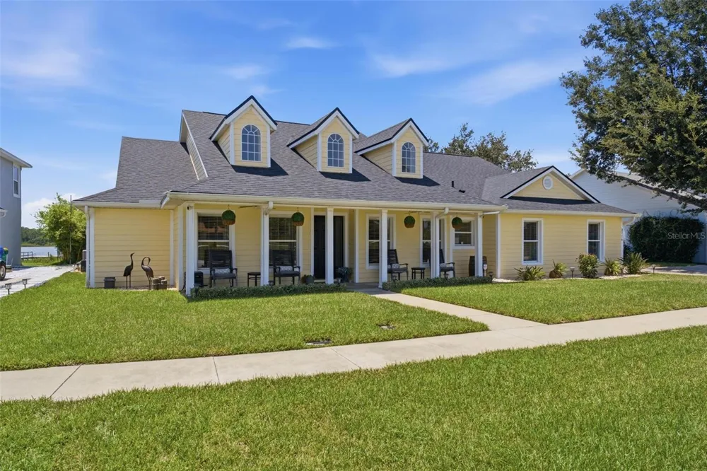 3716 BAYSHORE CIRCLE Tavares, FL 32778
