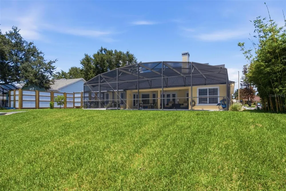 3716 BAYSHORE CIRCLE Tavares, FL 32778