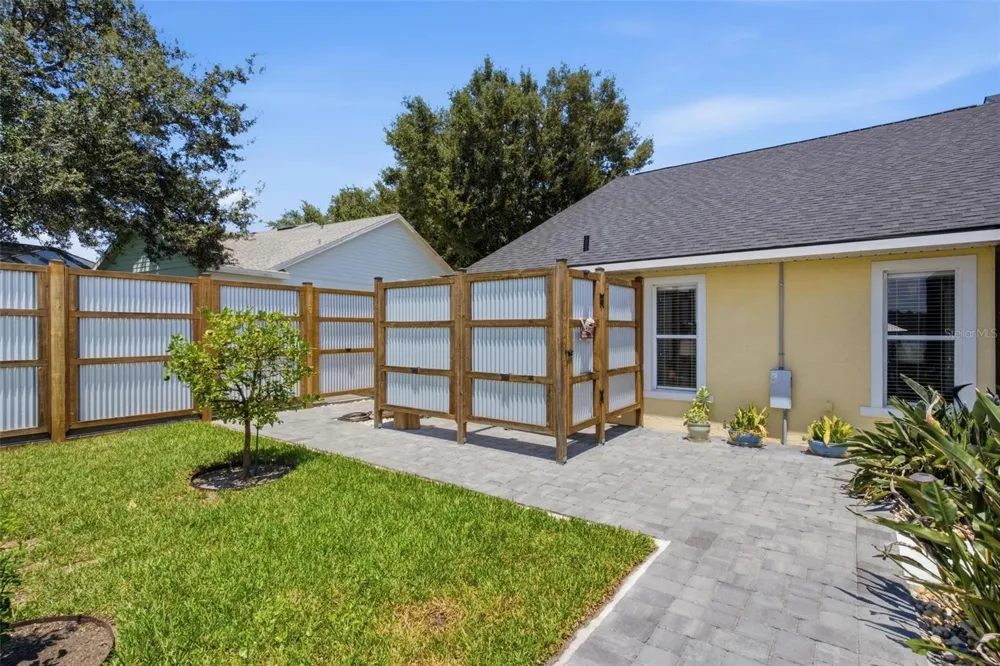 3716 BAYSHORE CIRCLE Tavares, FL 32778