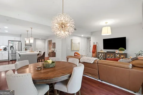 200 River Vista DR