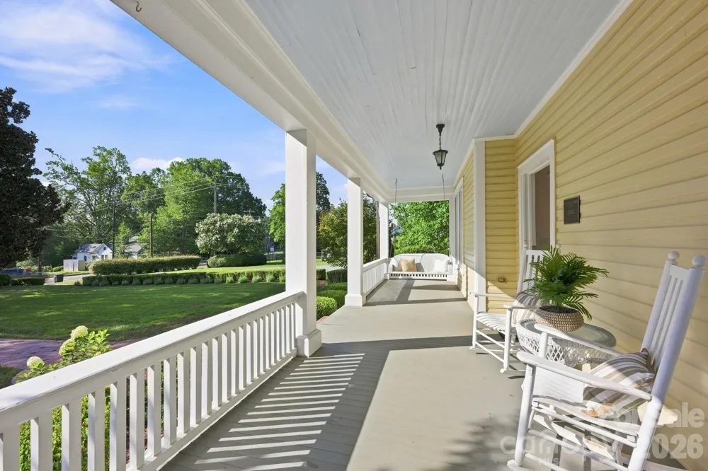 559 Main Street Davidson, NC 28036
