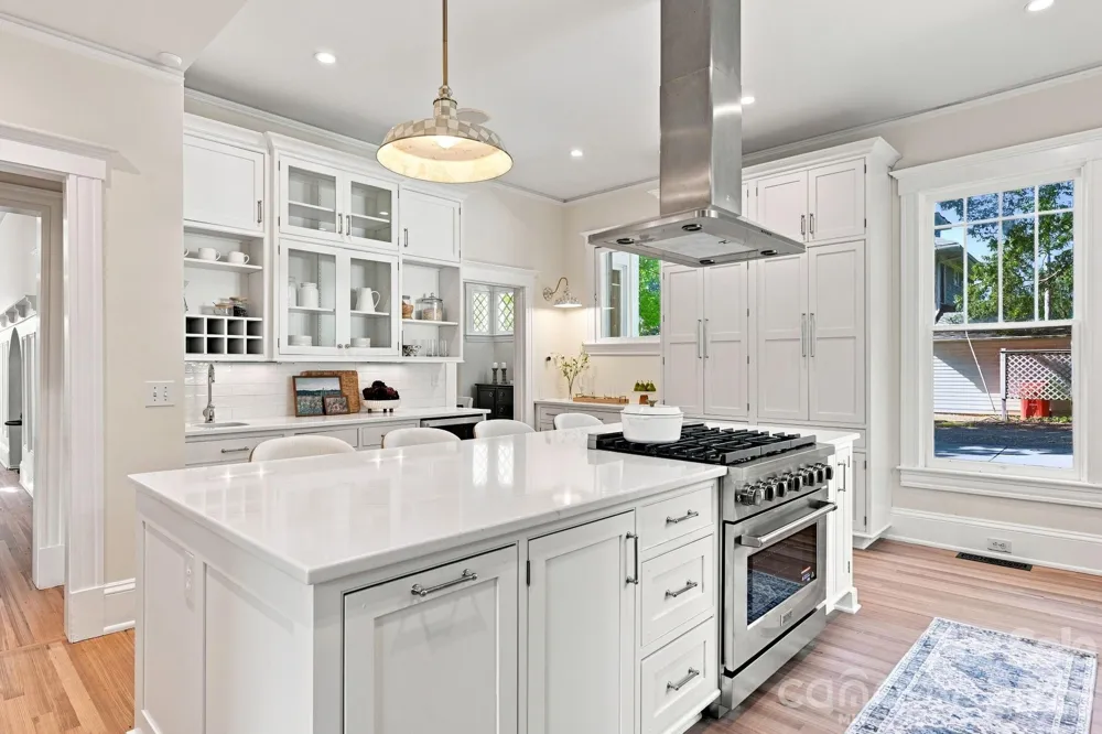 559 Main Street Davidson, NC 28036