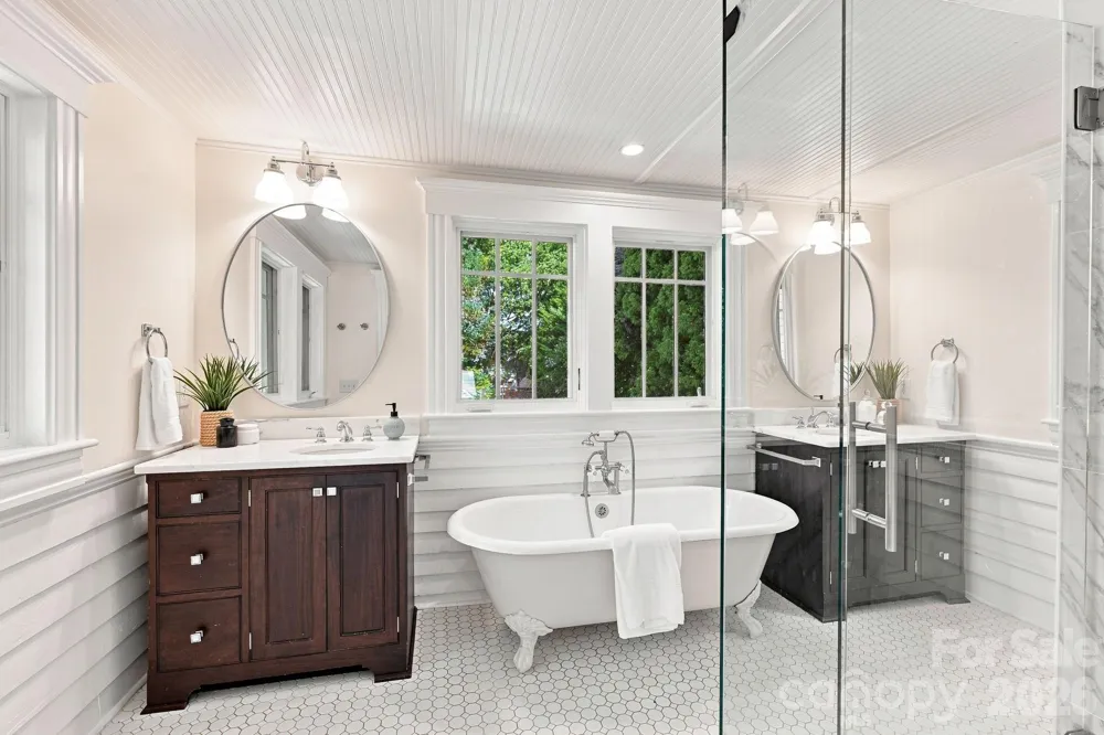 559 Main Street Davidson, NC 28036