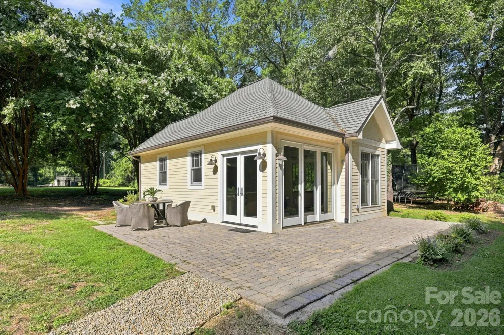 559 Main Street Davidson, NC 28036