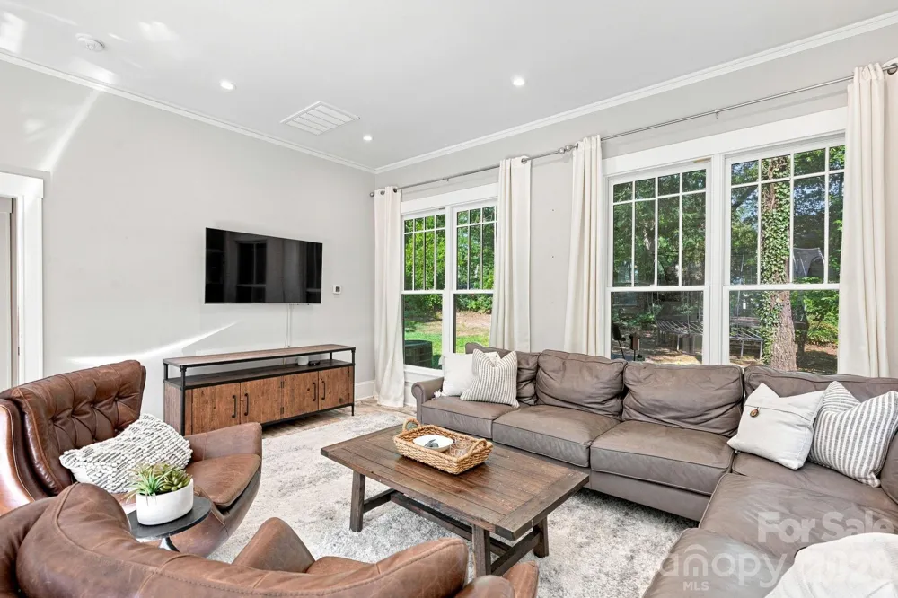 559 Main Street Davidson, NC 28036