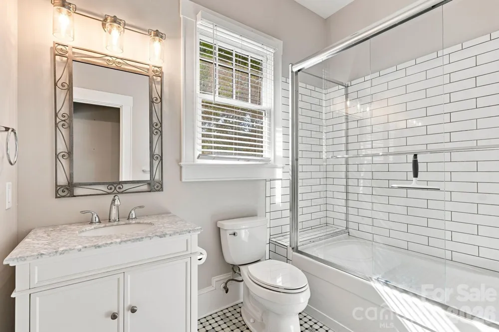 559 Main Street Davidson, NC 28036