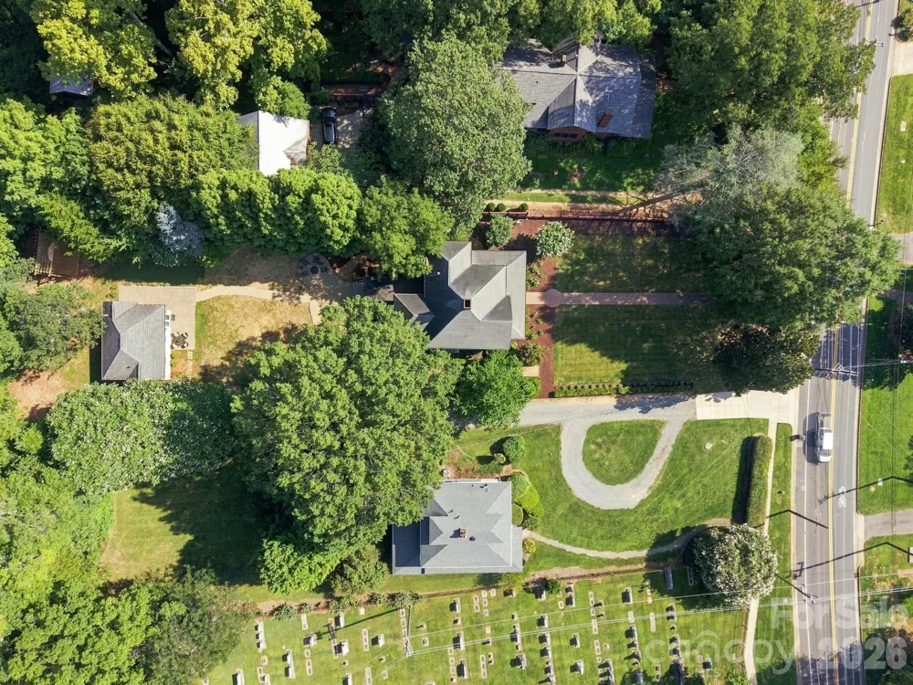 559 Main Street Davidson, NC 28036