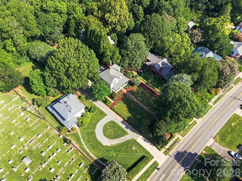 559 Main Street Davidson, NC 28036