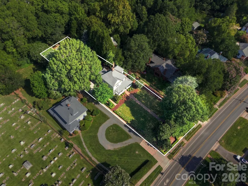 559 Main Street Davidson, NC 28036