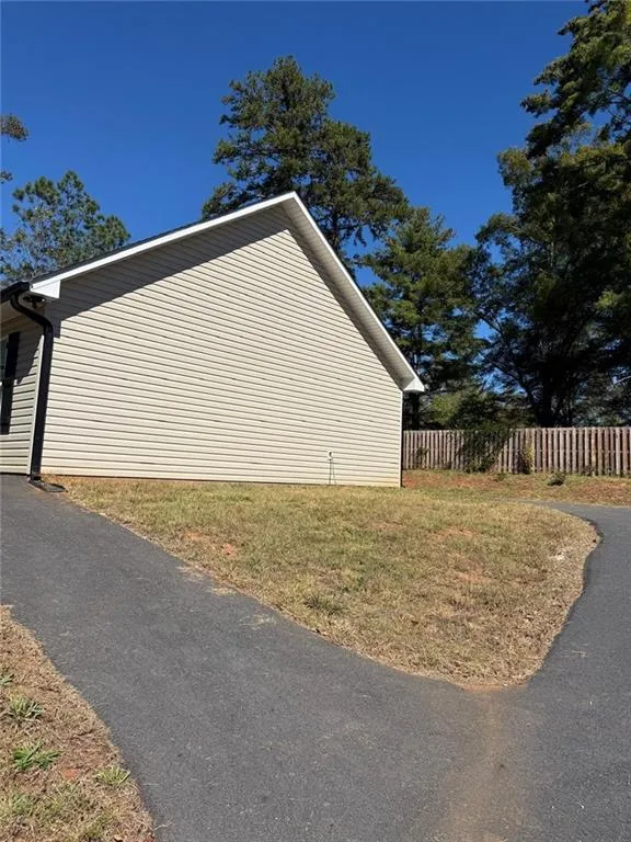 635 Ben Higgins Road Dahlonega, GA 30533