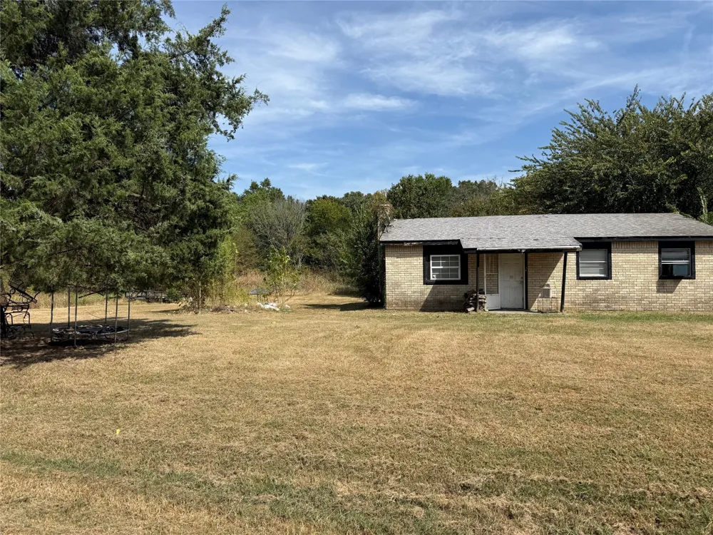 1526 County Road 35980 Arthur City, TX 75411