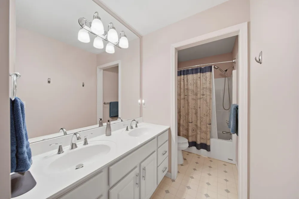 1245 Berkshire Court Adrian, MI 49221