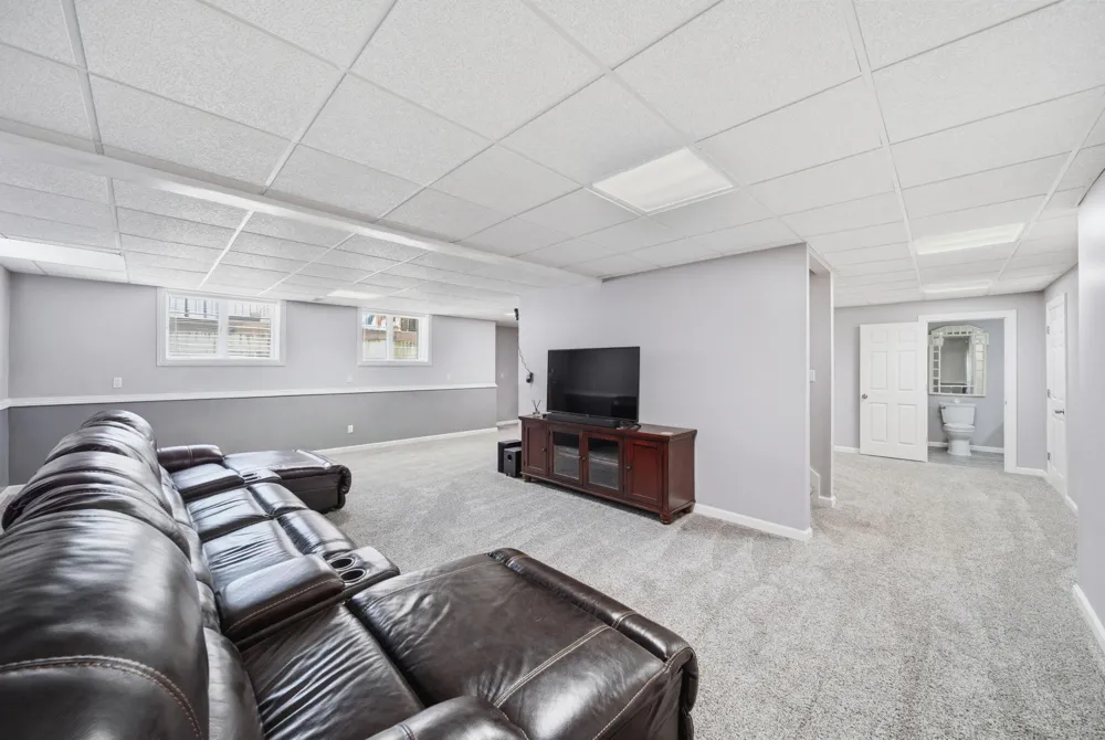 1245 Berkshire Court Adrian, MI 49221