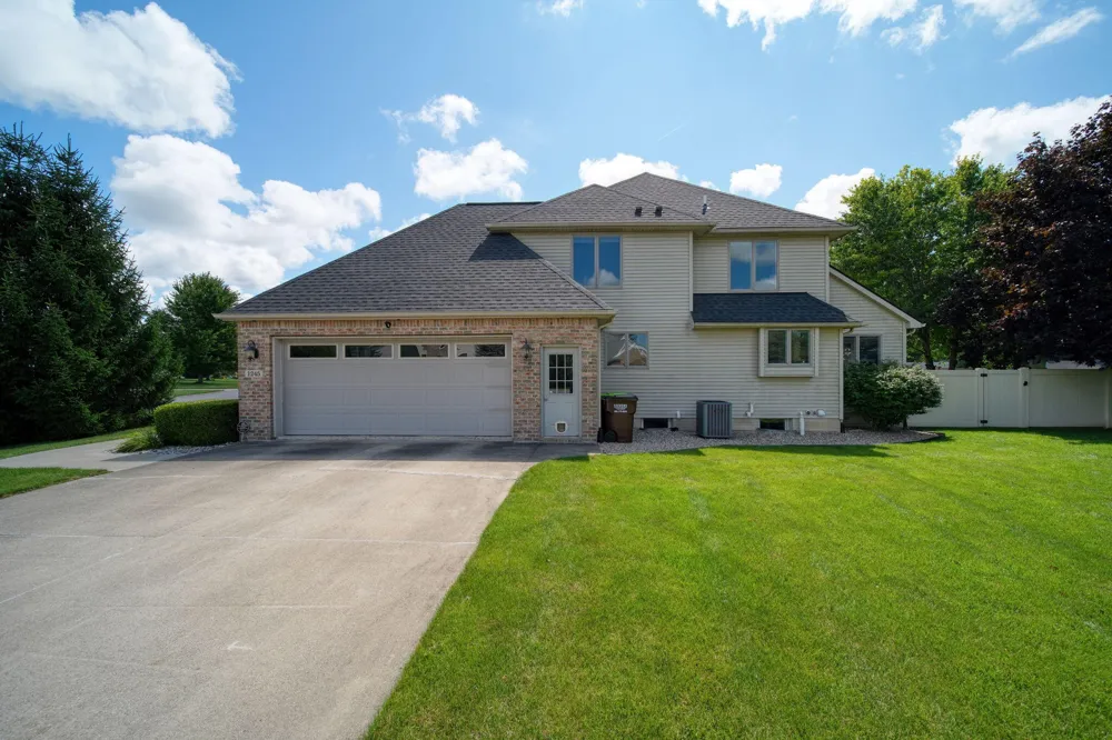 1245 Berkshire Court Adrian, MI 49221