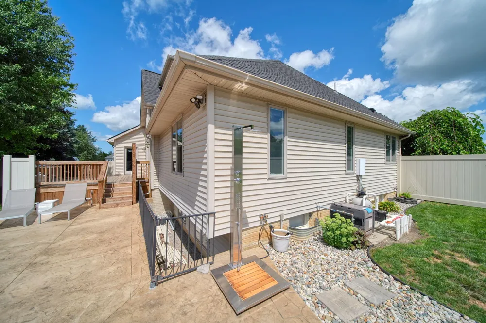 1245 Berkshire Court Adrian, MI 49221