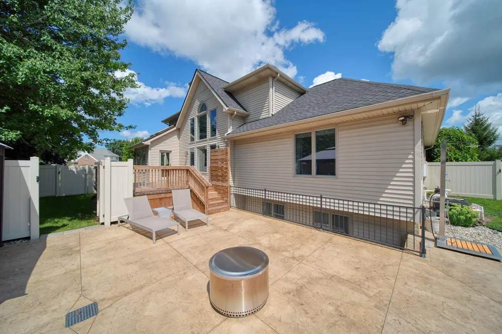 1245 Berkshire Court Adrian, MI 49221