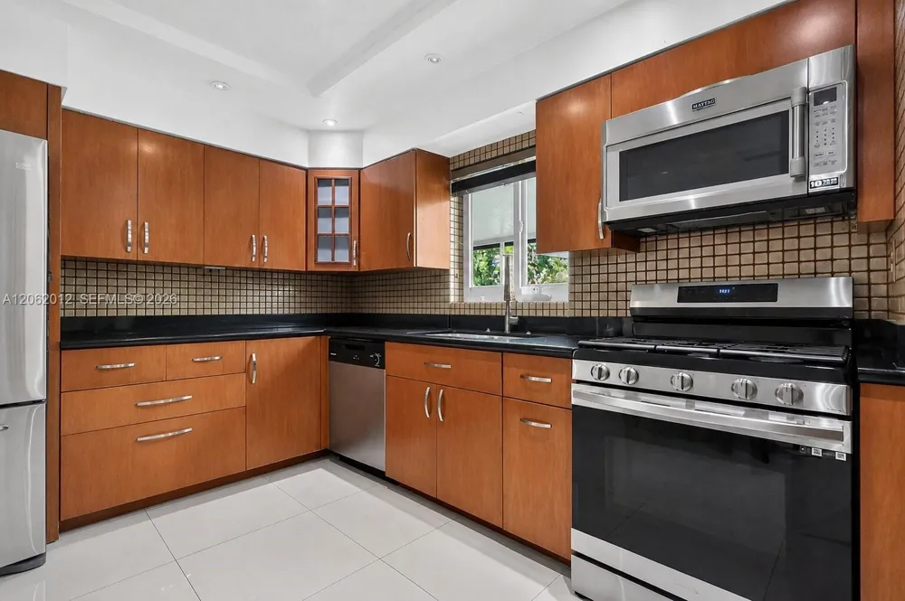 17200 NE 15th Ave North Miami Beach, FL 33162