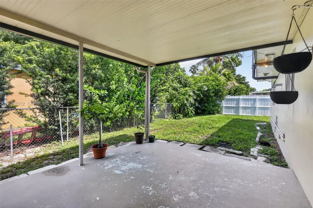 17200 NE 15th Ave North Miami Beach, FL 33162
