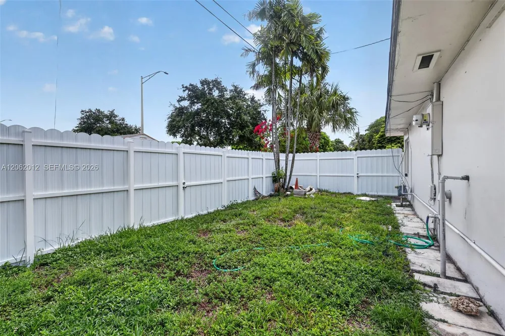 17200 NE 15th Ave North Miami Beach, FL 33162