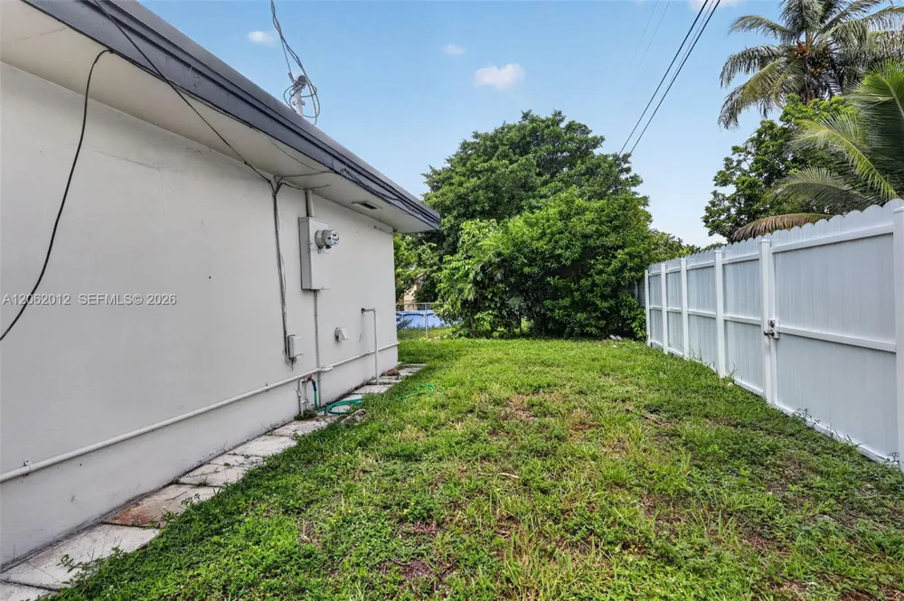 17200 NE 15th Ave North Miami Beach, FL 33162