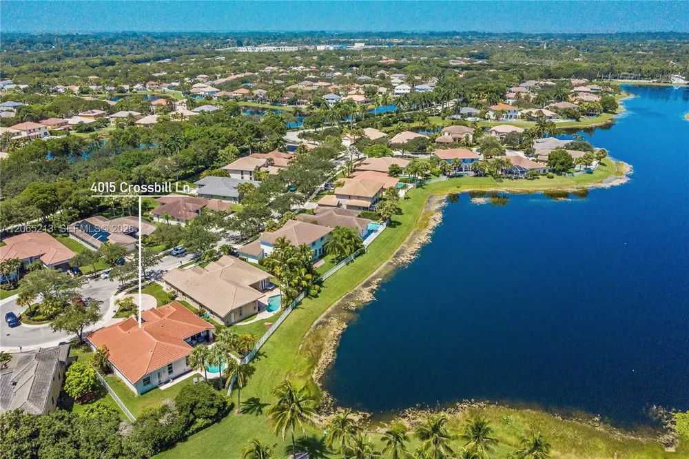 4015 Crossbill Ln Weston, FL 33331