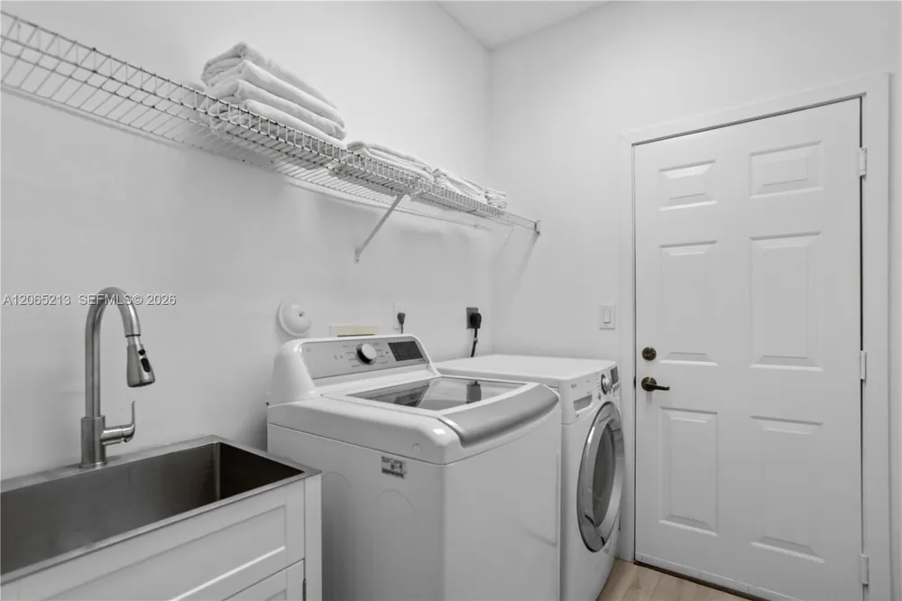 4015 Crossbill Ln Weston, FL 33331