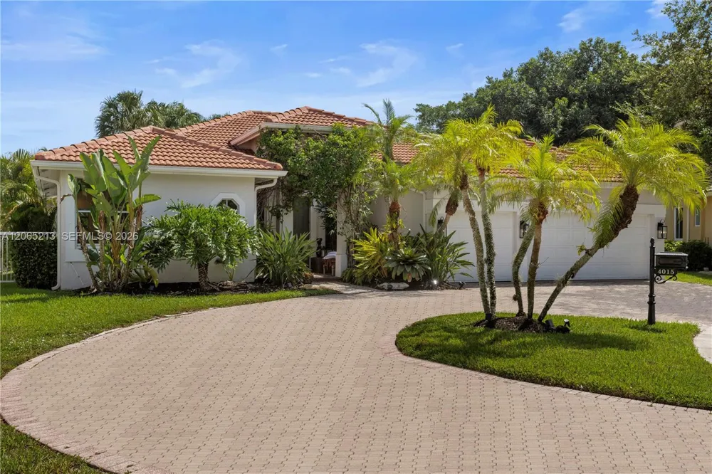 4015 Crossbill Ln Weston, FL 33331