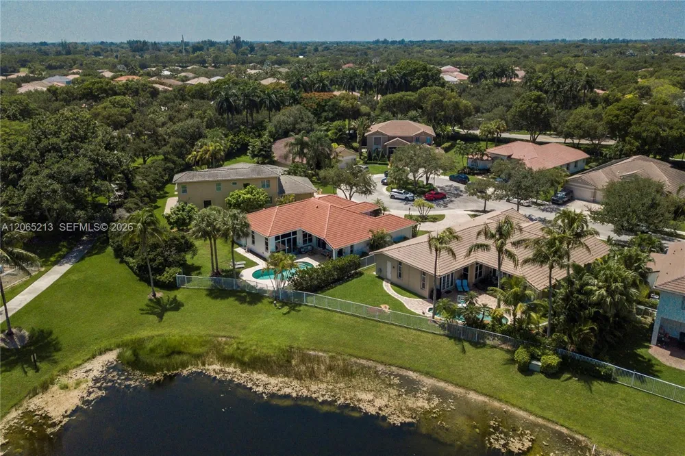 4015 Crossbill Ln Weston, FL 33331